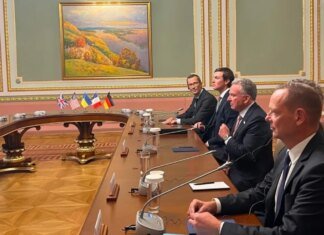 В Киеве завершился первый раунд переговоров с американской делегацией. ВИДЕО