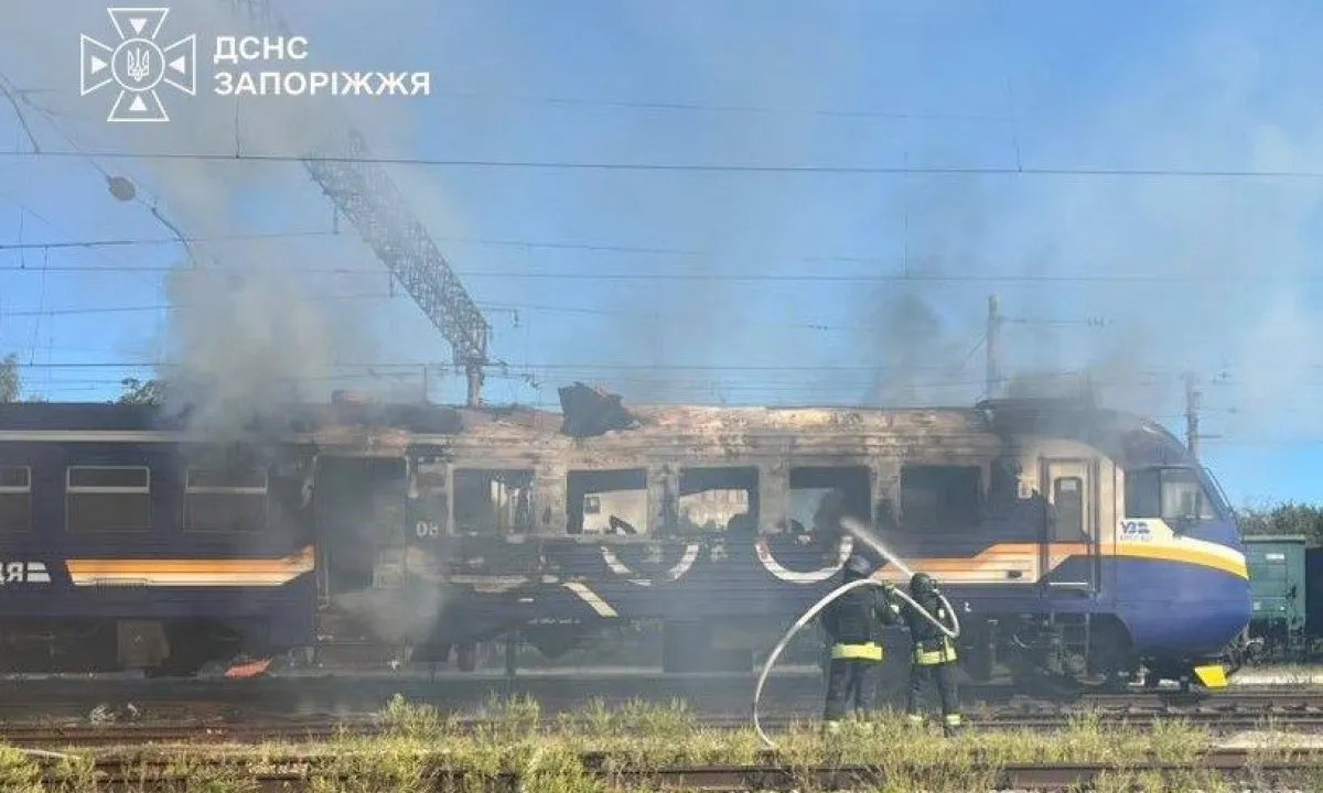Россия нанесла удар по поезду «Днепр — Запорожье»: пассажиров эвакуировали, а проводница вернулась в вагон — и погибла