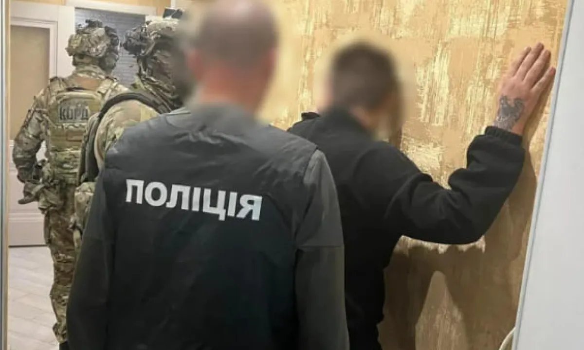 Выдавали себя за банкиров и сайт знакомств: на Винниччине накрыли два колл-центра мошенников