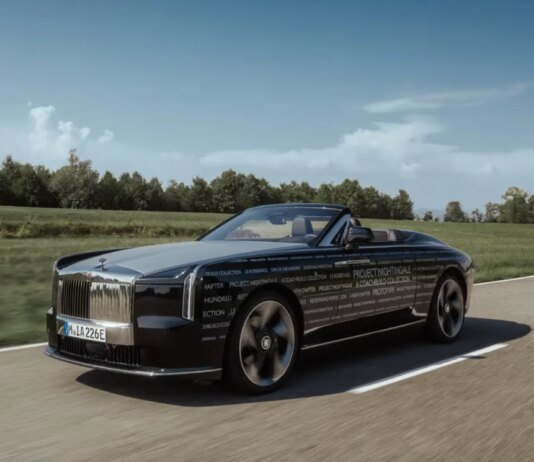 Rolls-Royce випробовуватиме електромобіль за $10 млн протягом 350 тижнів
