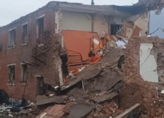 Автосалон и многоэтажки: в Харькове под ударом оказались Киевский и Салтовский районы, есть погибший