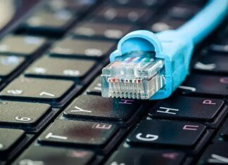 Через російський обстріл у Києві можливі перебої з інтернетом — провайдери