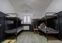 Украина передала Южной Корее двух пленных солдат КНДР