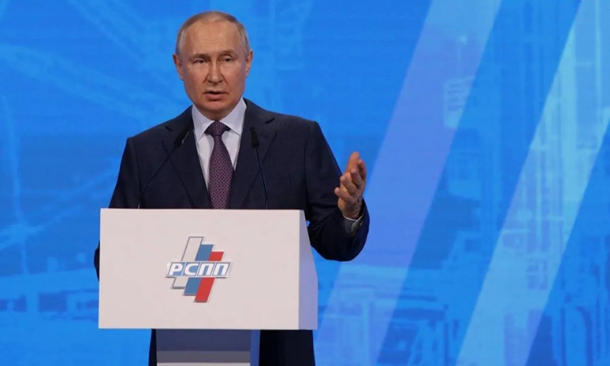 «Это они всё начали», — Путин истерит в лицо плебсу. ВИДЕО