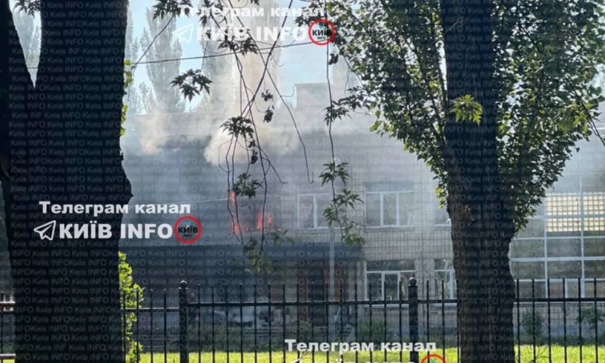 Россия утром ударила по Киеву: есть раненіе, повреждены школа и СТО. ФОТО