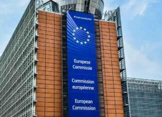 В ЕК подтвердили, что ЕС сможет покрыть две трети расчетной помощи Украине на 2026-2027гг