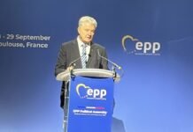 Порошенко призвал ЕС срочно нарастить производство современного вооружения