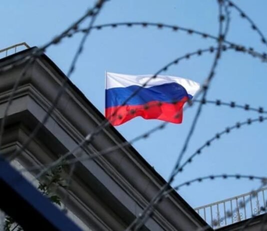 Послы ЕС продлили на три года вместо 6 месяцев санкции за нарушение территориальной целостности Украины. «Определенные лица» исключены