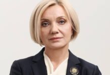 Языковой омбудсмен налагает штрафы за русскоязычную рекламу депутатов Фельдмана и Бойко