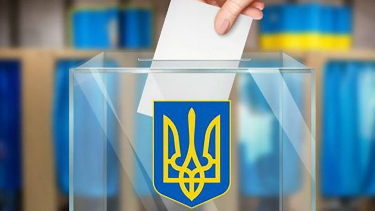 Залужный может выйти во второй тур вместе с Зеленским и победить его в случае проведения президентских выборов – соцопрос
