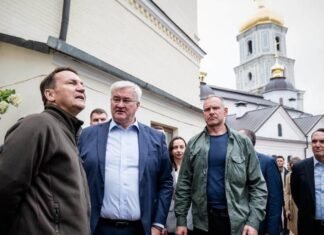 Польша не будет препятствовать открытию переговорных кластеров – Сикорский