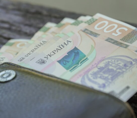 Помощь на детей одиноким матерям положена и мужчинам: в ПФУ назвали условия