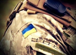 Оплата службы на передовой: Зеленский дал командирам новое задание
