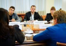 Калашник обсудил с послом Италии безопасность логистики, отопительный сезон и защиту инфраструктуры
