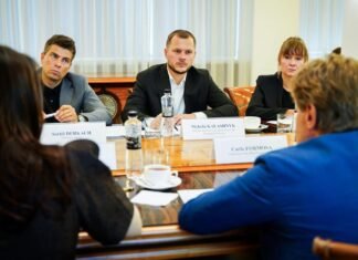 Калашник обсудил с послом Италии безопасность логистики, отопительный сезон и защиту инфраструктуры