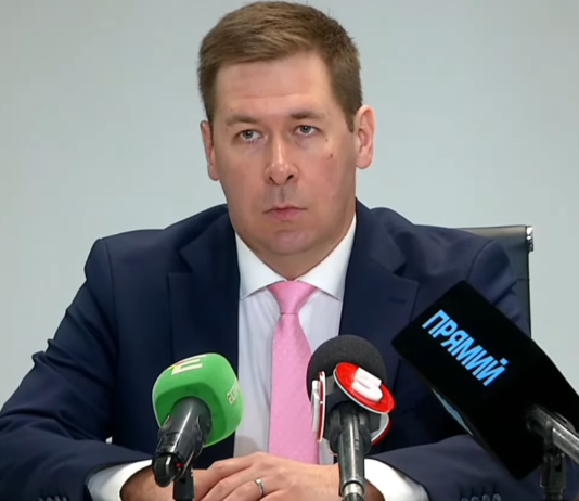 Адвокат Порошенко обратится в ВСП в связи с возможным давлением на судей по его делу