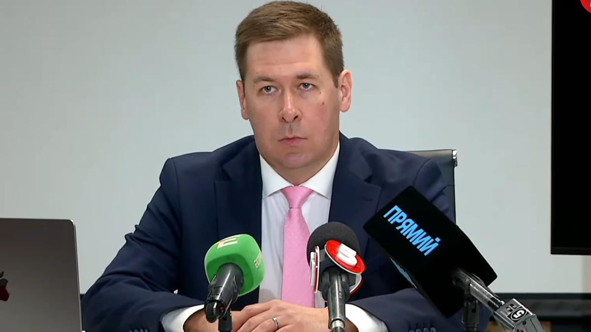 Адвокат Порошенко обратится в ВСП в связи с возможным давлением на судей по его делу