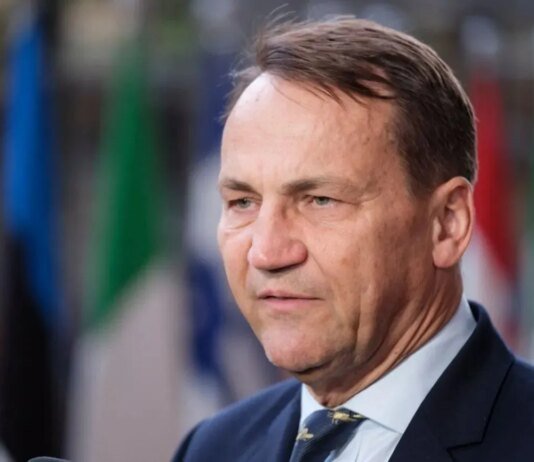 Голова МЗС Польщі звернувся до Маска після повідомлень про обмеження Starlink для України