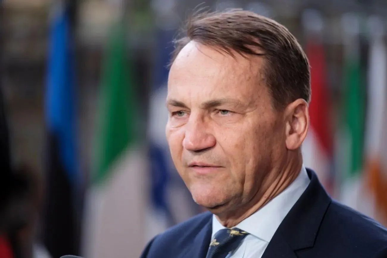 Голова МЗС Польщі звернувся до Маска після повідомлень про обмеження Starlink для України