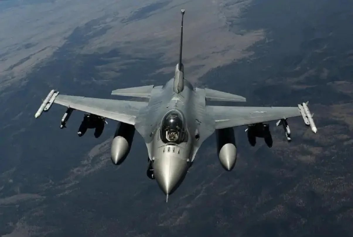 Українські F-16 знищили понад 3150 цілей, серед них 666 ракет — командувач Повітряних сил