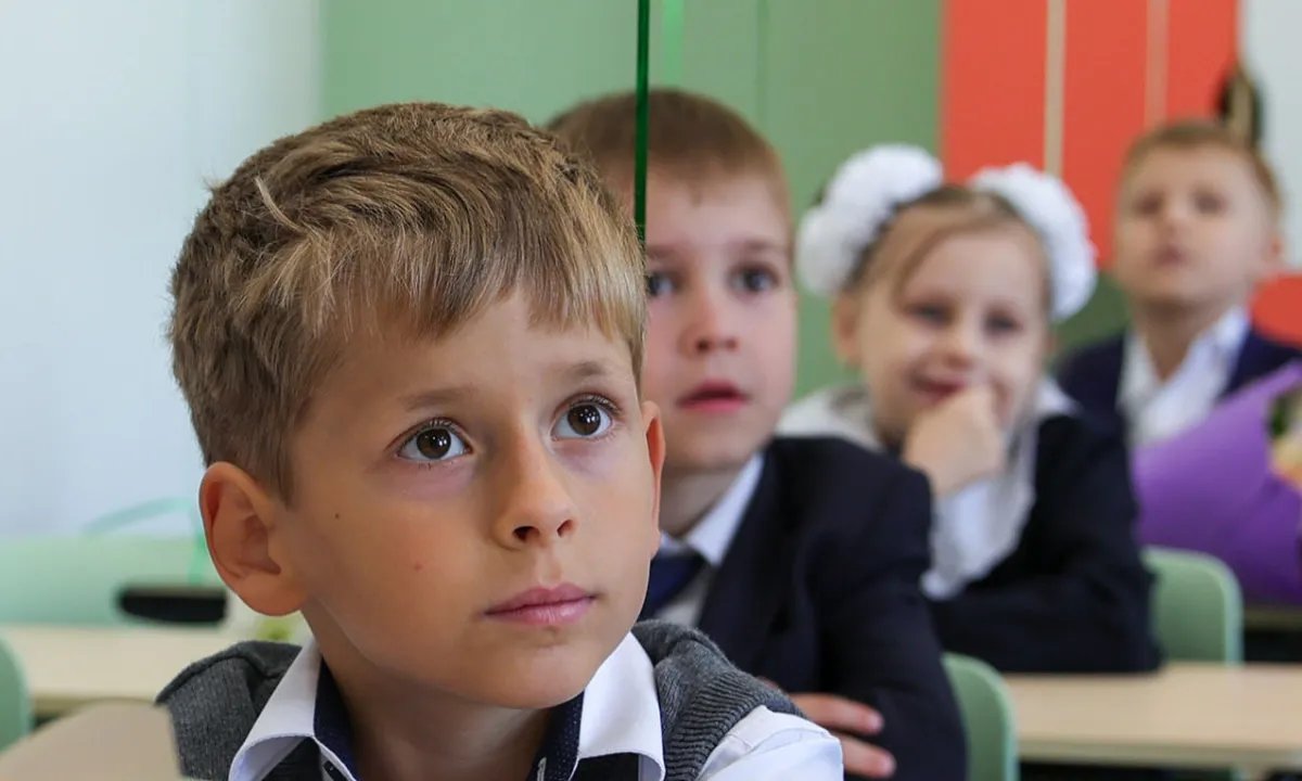 Деньги на маленьких солдат: российские власти заложили на пропаганду и военную подготовку детей более 60 миллиардов рублей в год