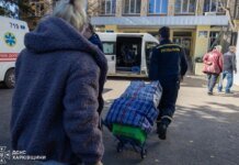 Острый стресс и потерянные дома: спасатели помогают эвакуированным с Харьковщины
