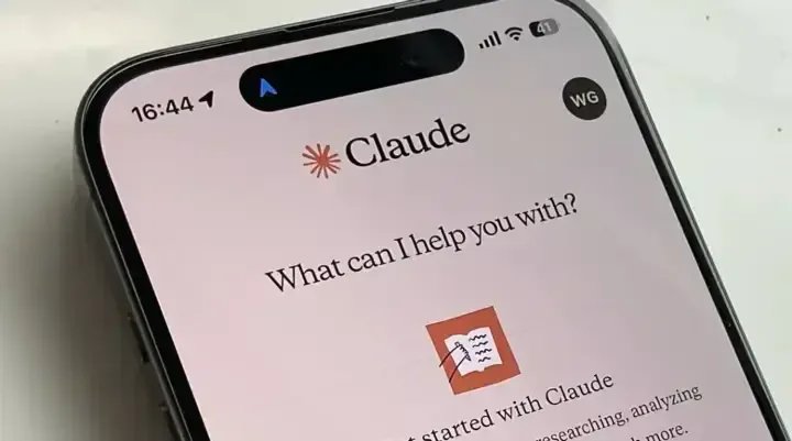 Anthropic донесла на користувача в поліцію через чат з Claude