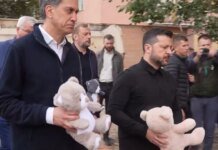 Рядом с украинцами: Зеленский и британский министр почтили погибших в Прилуках и пообщались с ранеными