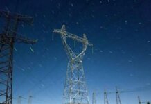 Свет есть, но доставить невозможно: в Укрэнерго назвали истинные причины отключений