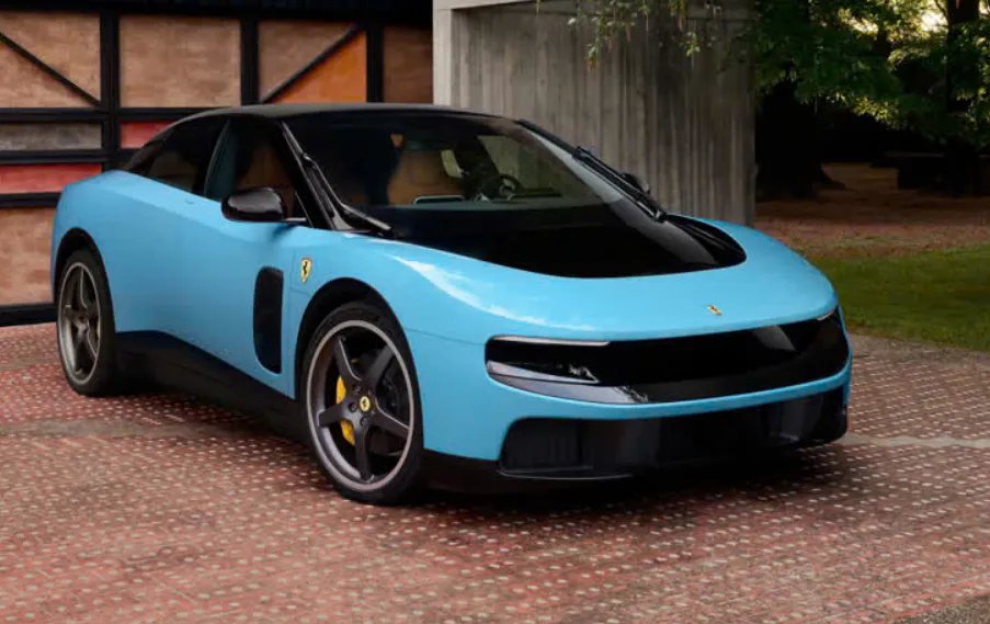 Джефф Безос підштовхнув Ferrari до створення першого електромобіля однією розмовою
