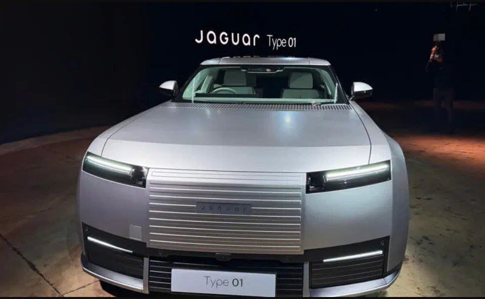 Jaguar готує новий електричний кросовер, який не конкуруватиме з Range Rover