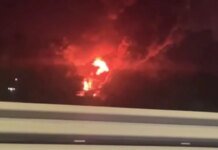 «Снова что-то взорвалось»: в Ростове загорелся нефтяной терминал Новошахтинского завода. ВИДЕО