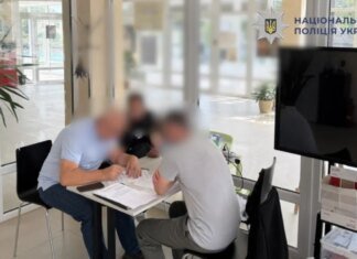 Audi, BMW и Mercedes под видом гуманитарки: молдаванин организовал контрабанду 16 авто во Львовской области