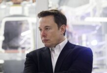 Маск заявив, що Україна порушила правила використання Starlink для ударів безпілотниками
