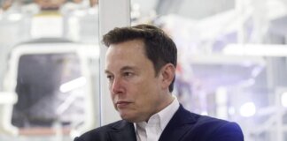 Маск заявив, що Україна порушила правила використання Starlink для ударів безпілотниками
