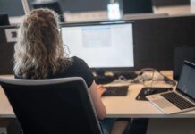 Дистанционная работа по требованию сотрудника — при каких условиях это возможно по закону