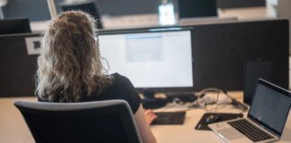 Дистанционная работа по требованию сотрудника — при каких условиях это возможно по закону