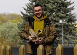 Це неправда: Стерненко спростував заяву Маска про використання Starlink для ударів
