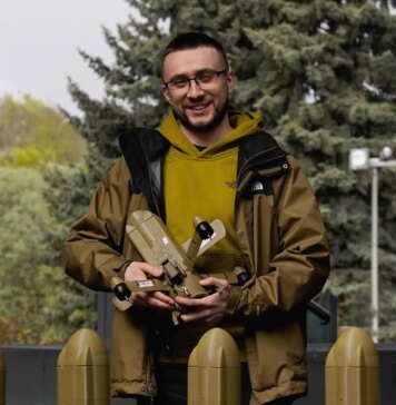 Це неправда: Стерненко спростував заяву Маска про використання Starlink для ударів