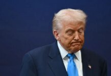Трон зашатался: 69% избирателей в США обеспокоены коррупцией администрации Трампа — опрос FT