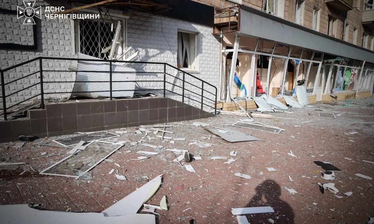 Двух 15-летних девочек убили в Чернигове: 23 пострадавших от удара по центру города, среди них младенец. ФОТО