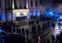Обвинения в госперевороте и борьба за власть: что происходит в Польше. ВИДЕО