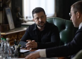 Корецкий заявил о тесном взаимодействии правительства с президентом и вертикальном принятии многих решений