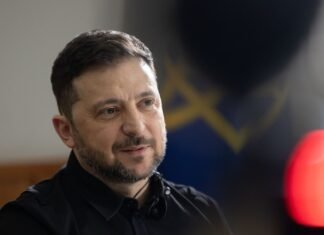 Зеленский надеется, что Трамп изменит свое отношение к Путину, и назвал его поддержку РФ исторической ошибкой