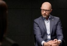 Яценюк назвал усиление давления на руководство РФ единственным способом обеспечить мир